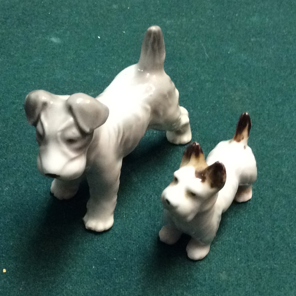 💰2 little ceramic Scottie dog statues